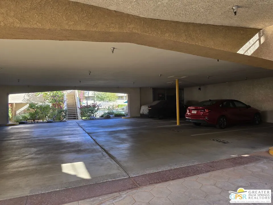 470 S Calle Encilia B2, Palm Springs, California 92262 home-pic-33