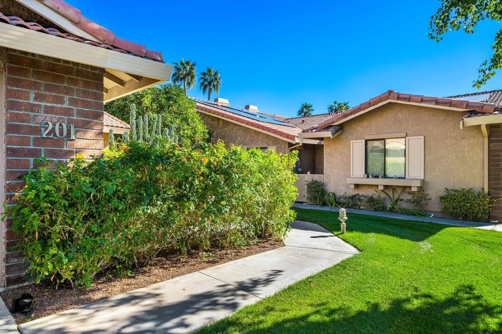 201 Camino Arroyo N, Palm Desert, California 92260 home-pic-11
