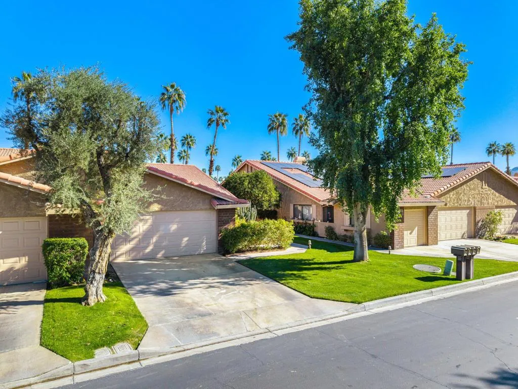 201 Camino Arroyo N, Palm Desert, California 92260 home-pic-2