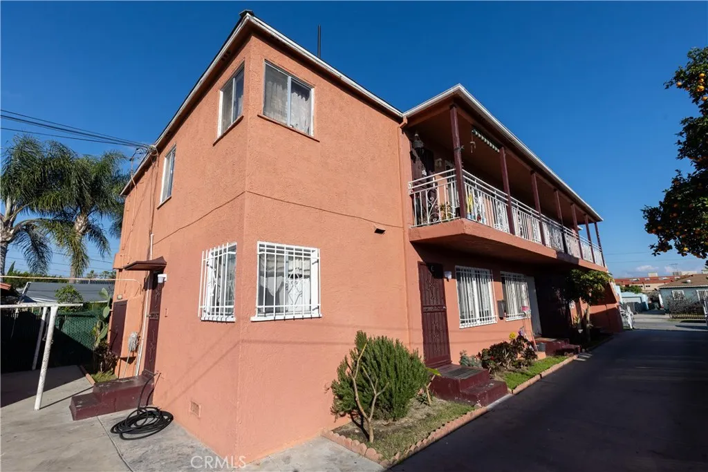 9723 San Juan, South Gate, California 90280 home-pic-4