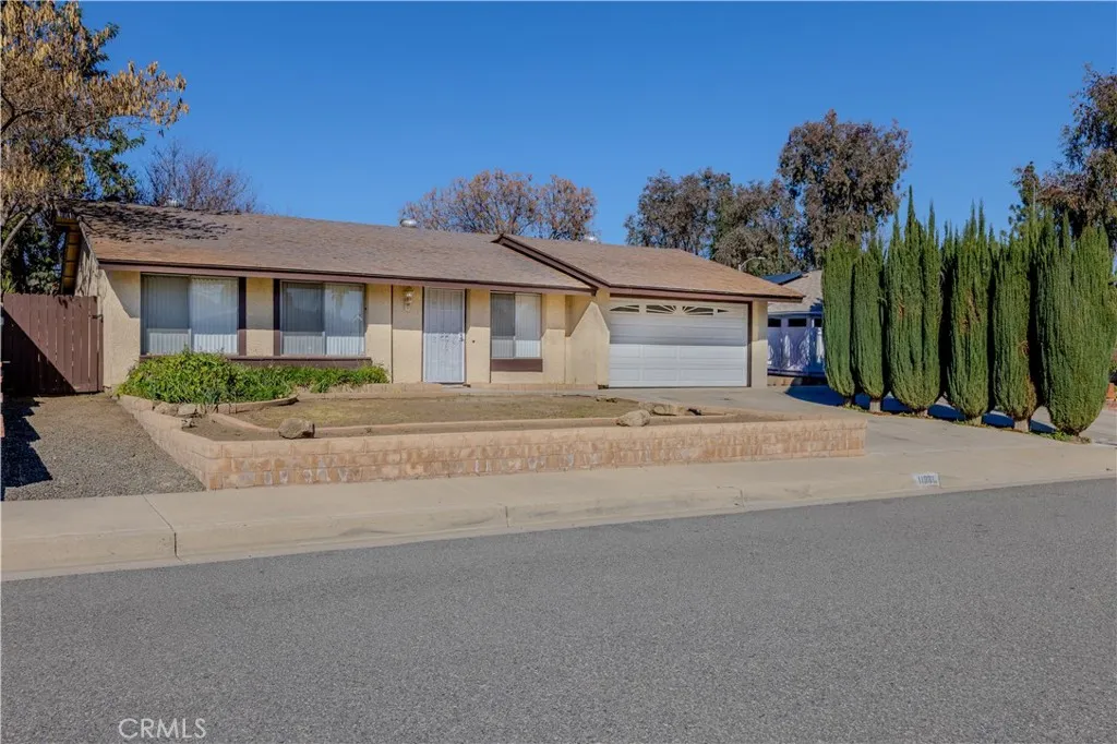 1103 Roosevelt, Lake Elsinore, California 92530 home-pic-18