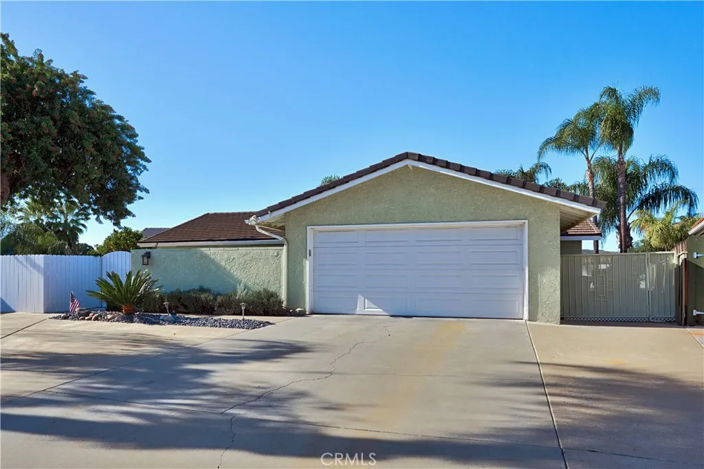 22568 Castle Crag Drive, Canyon Lake, California 92587 home-pic-5