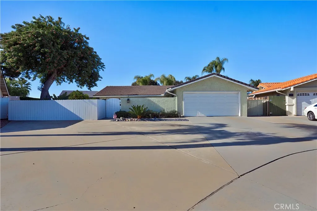 22568 Castle Crag Drive, Canyon Lake, California 92587 home-pic-4