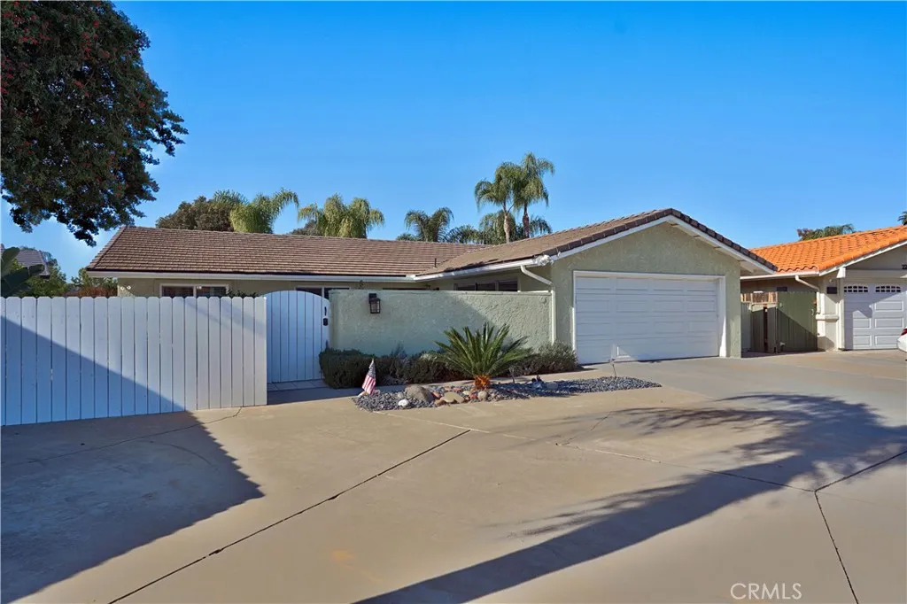 22568 Castle Crag Drive, Canyon Lake, California 92587 home-pic-6