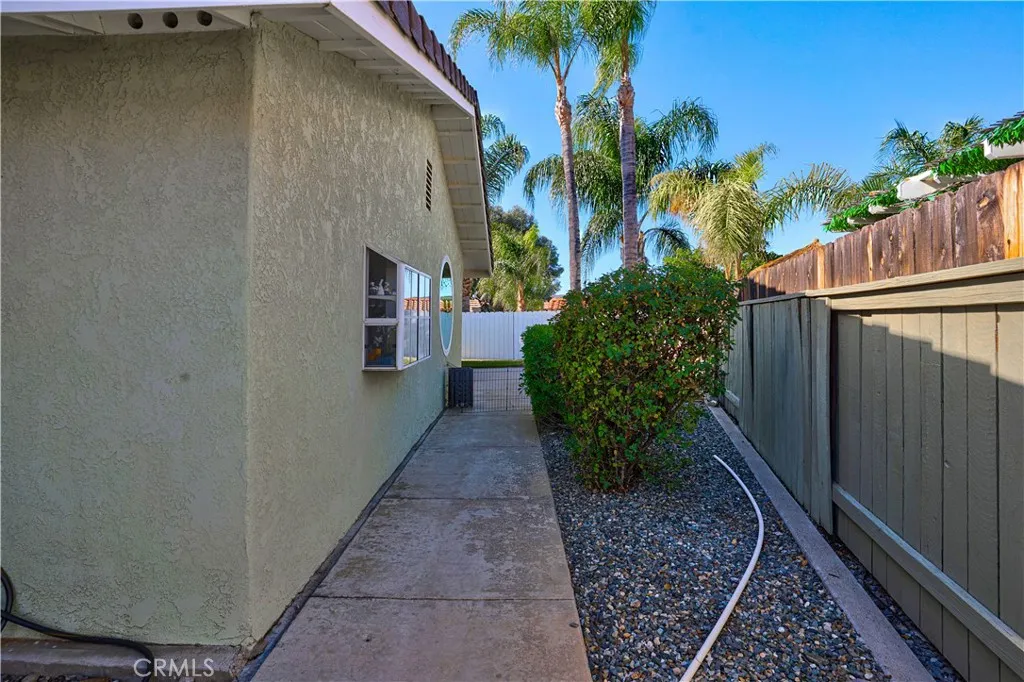 22568 Castle Crag Drive, Canyon Lake, California 92587 home-pic-40