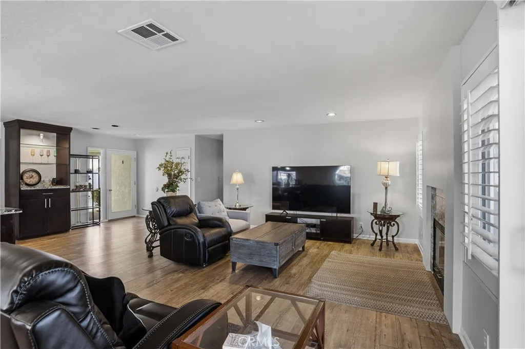22568 Castle Crag Drive, Canyon Lake, California 92587 home-pic-21