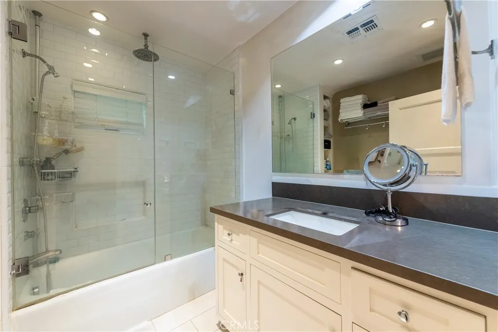 4182 Greenbush, Sherman Oaks, California 91423 home-pic-15