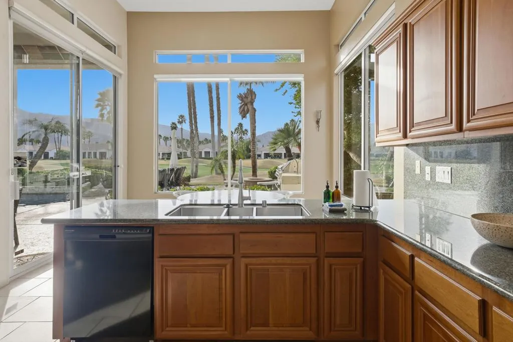 81150 Golf View Drive, La Quinta, California 92253 home-pic-11