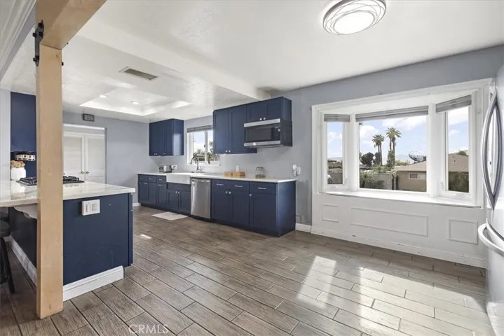 Eating area in kitchen.