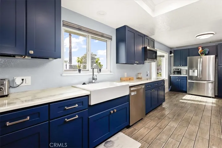 (Cabinets are a dark blue in person)