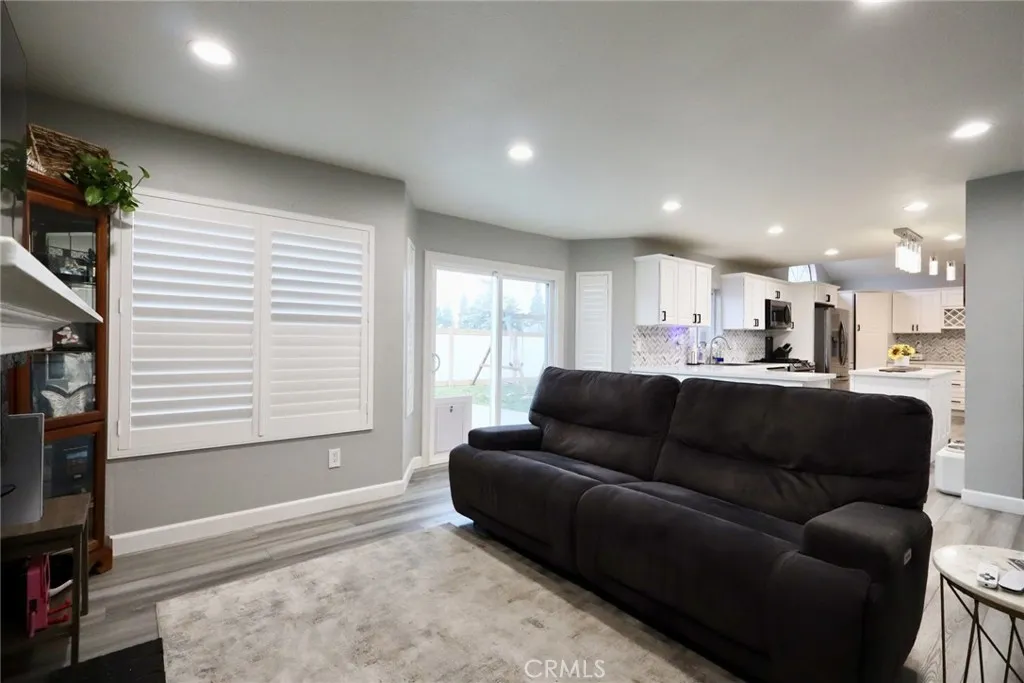 2804 Rippling Brook, Ontario, California 91761 home-pic-21