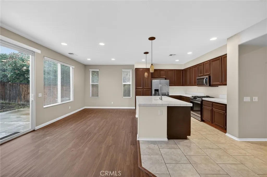 36171 Joltaire, Winchester, California 92596 home-pic-21