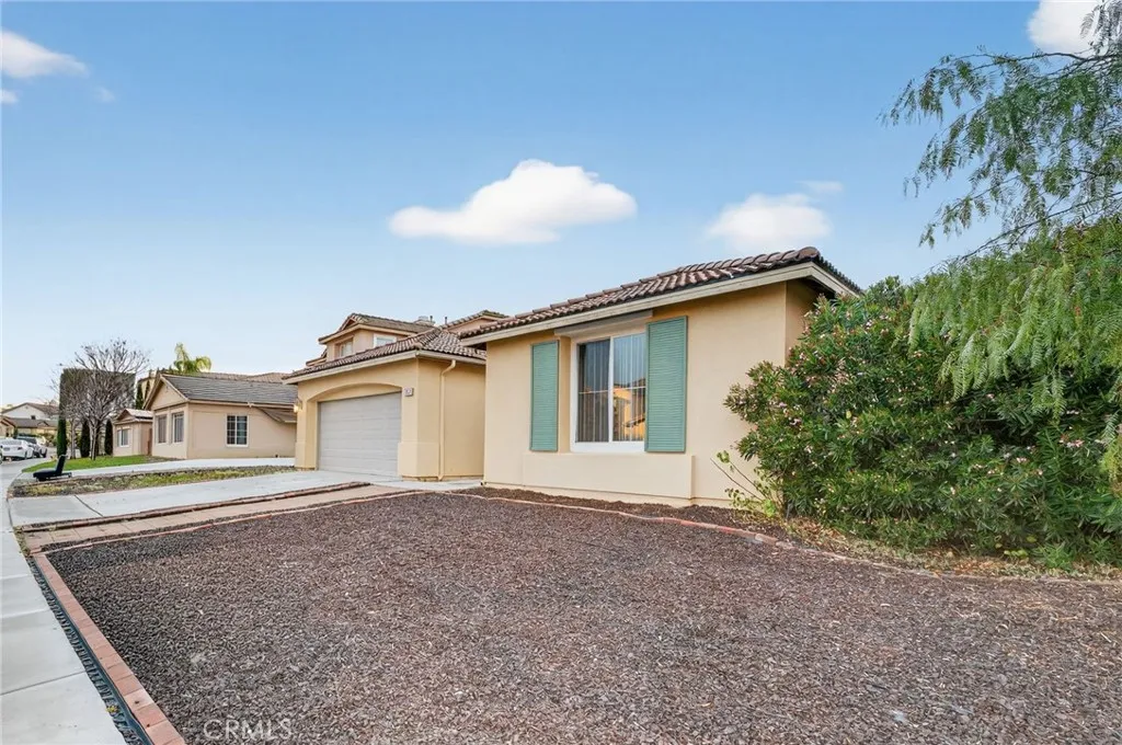 36171 Joltaire, Winchester, California 92596 home-pic-2