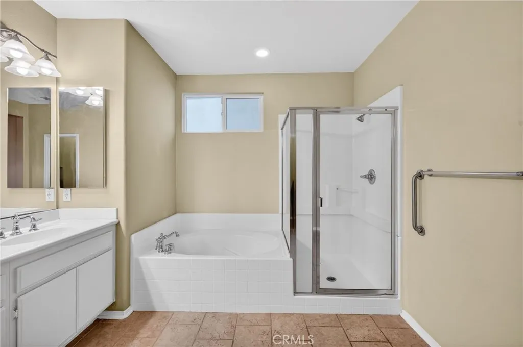 36171 Joltaire, Winchester, California 92596 home-pic-40