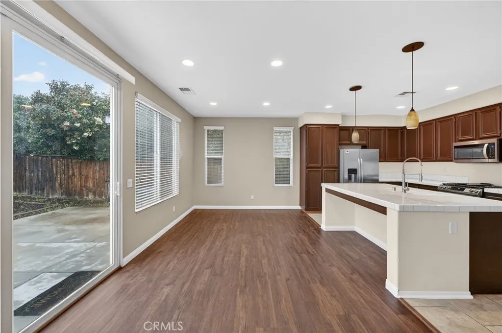 36171 Joltaire, Winchester, California 92596 home-pic-16