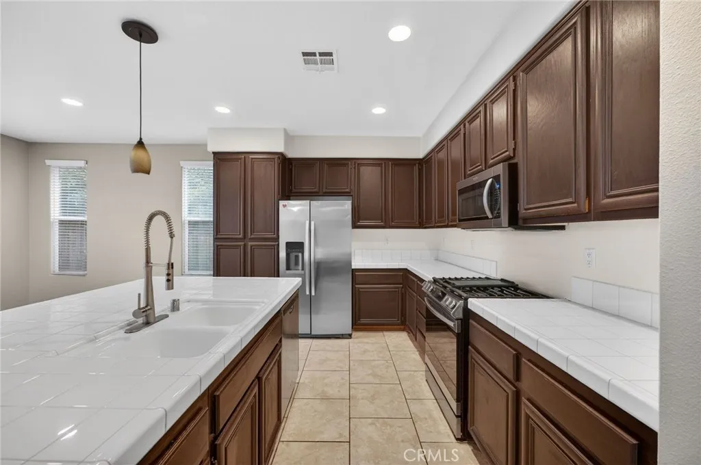 36171 Joltaire, Winchester, California 92596 home-pic-18