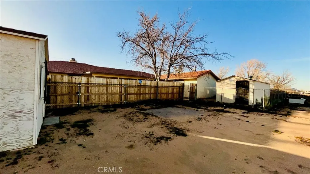 11911 Kiowa Road, Apple Valley, California 92308 home-pic-36