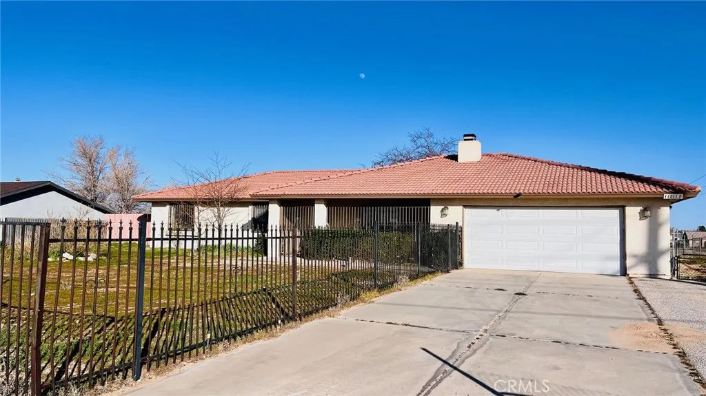 11911 Kiowa Road, Apple Valley, California 92308 home-pic-9