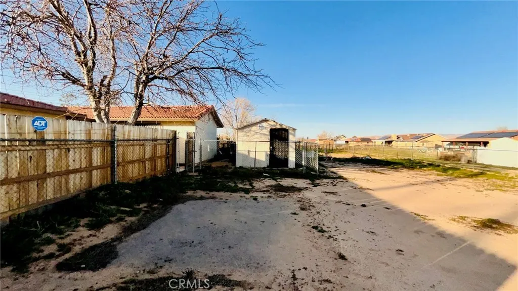 11911 Kiowa Road, Apple Valley, California 92308 home-pic-35