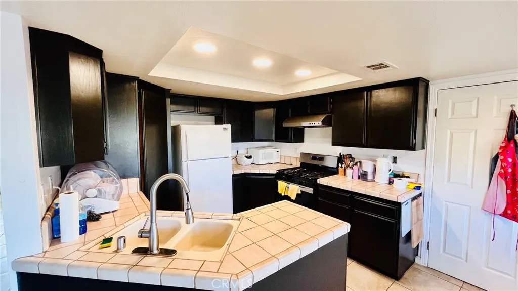 11911 Kiowa Road, Apple Valley, California 92308 home-pic-15