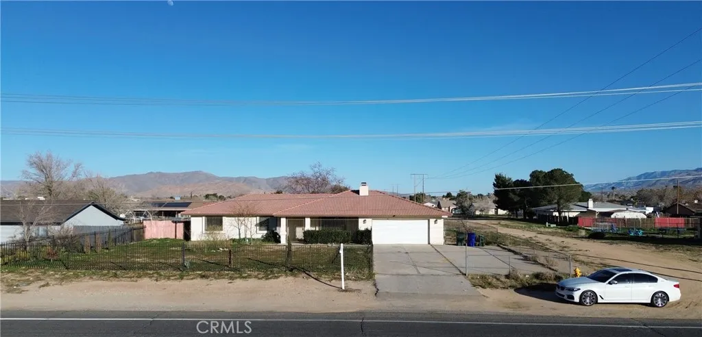 11911 Kiowa Road, Apple Valley, California 92308 home-pic-8