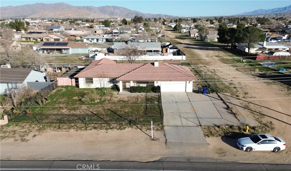 11911 Kiowa Road, Apple Valley, California 92308 home-pic-5