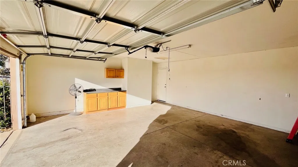 11911 Kiowa Road, Apple Valley, California 92308 home-pic-40