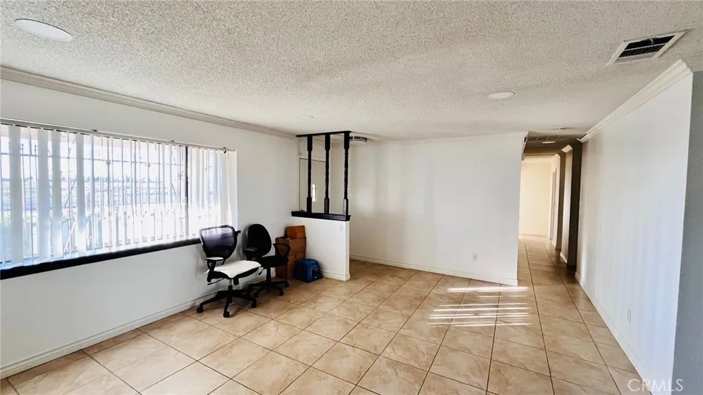 11911 Kiowa Road, Apple Valley, California 92308 home-pic-18