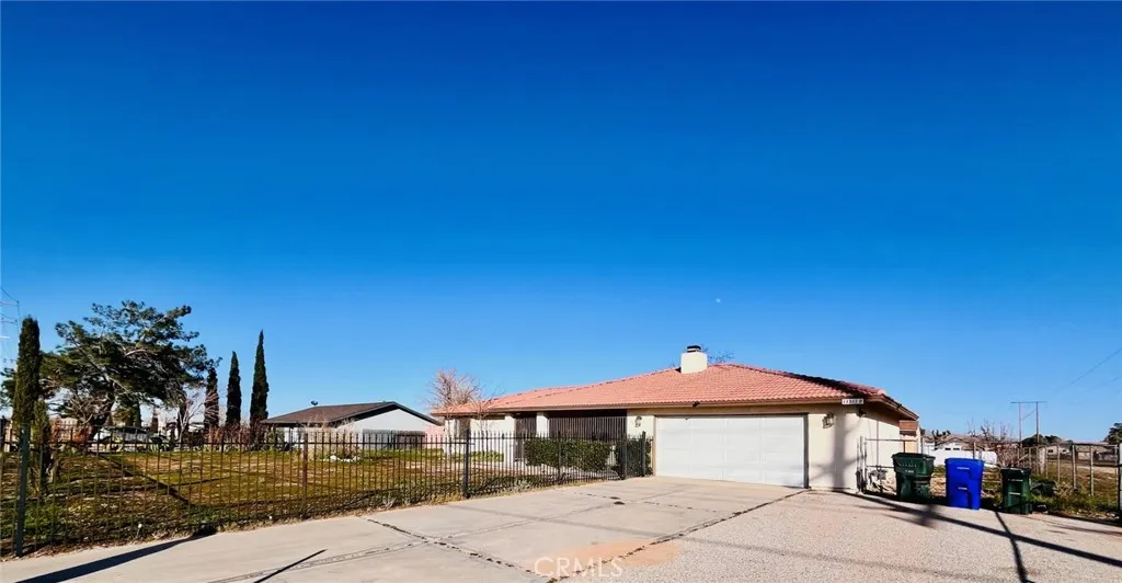 11911 Kiowa Road, Apple Valley, California 92308 home-pic-10