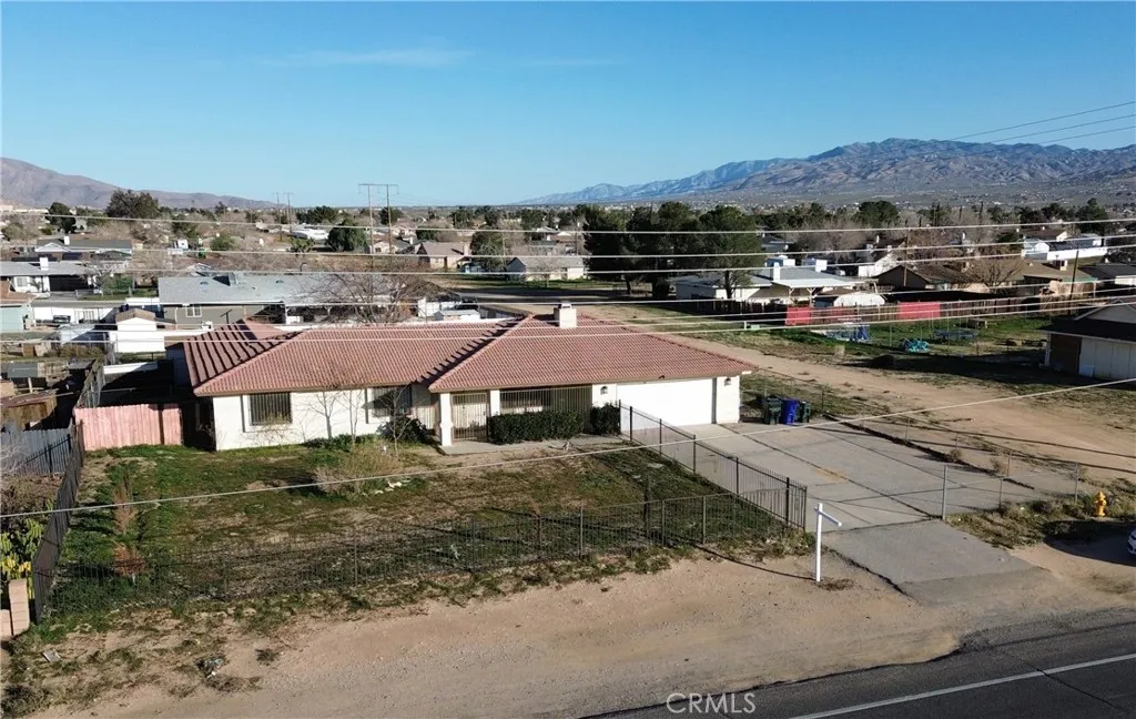 11911 Kiowa Road, Apple Valley, California 92308 home-pic-1