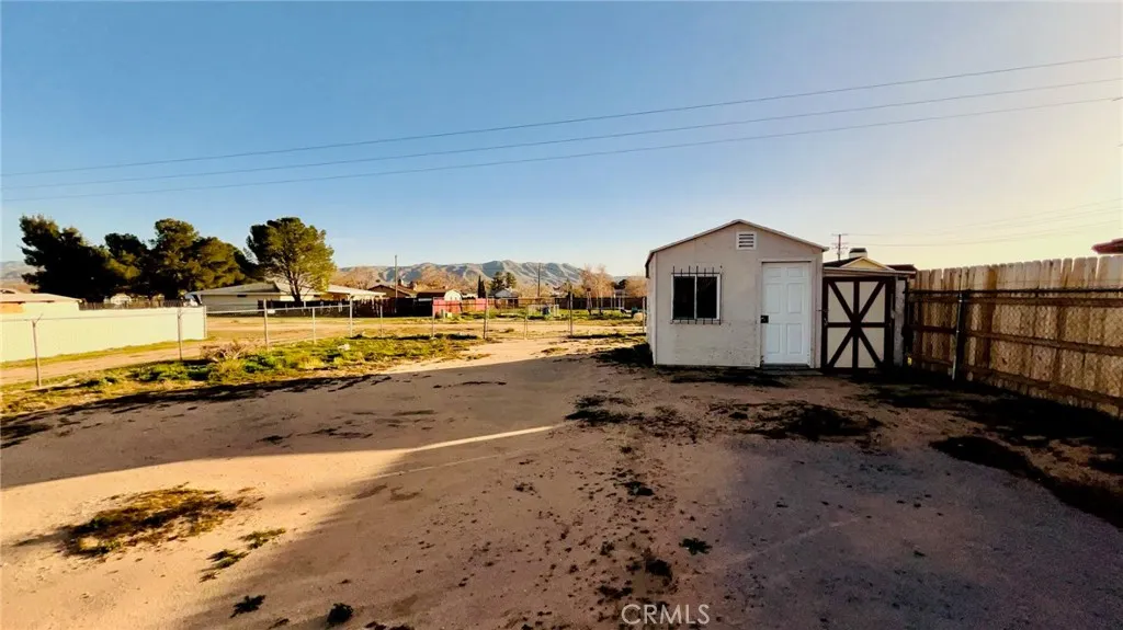 11911 Kiowa Road, Apple Valley, California 92308 home-pic-34