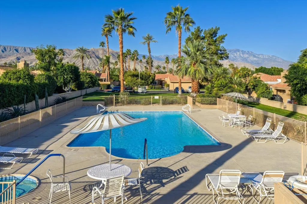 44715 Monaco Circle, Palm Desert, California 92260 home-pic-37