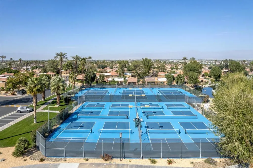 44715 Monaco Circle, Palm Desert, California 92260 home-pic-45
