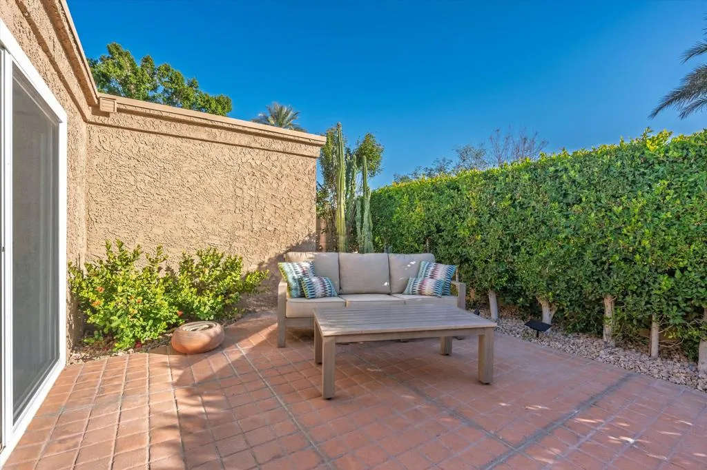 44715 Monaco Circle, Palm Desert, California 92260 home-pic-7