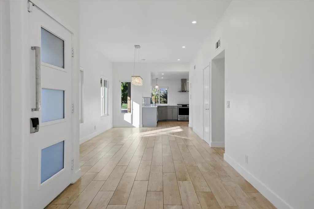 44715 Monaco Circle, Palm Desert, California 92260 home-pic-14