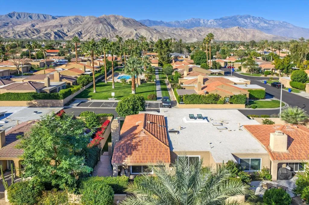 44715 Monaco Circle, Palm Desert, California 92260 home-pic-36
