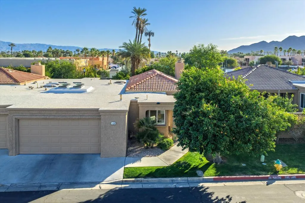 44715 Monaco Circle, Palm Desert, California 92260 home-pic-35