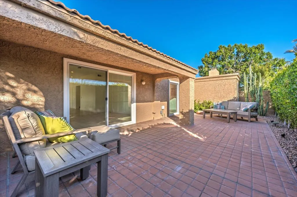 44715 Monaco Circle, Palm Desert, California 92260 home-pic-9