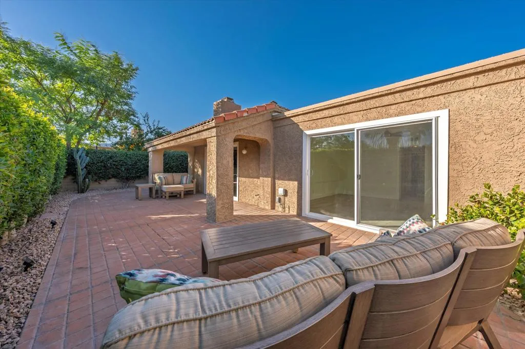 44715 Monaco Circle, Palm Desert, California 92260 home-pic-8