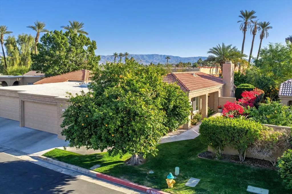 44715 Monaco Circle, Palm Desert, California 92260 home-pic-2