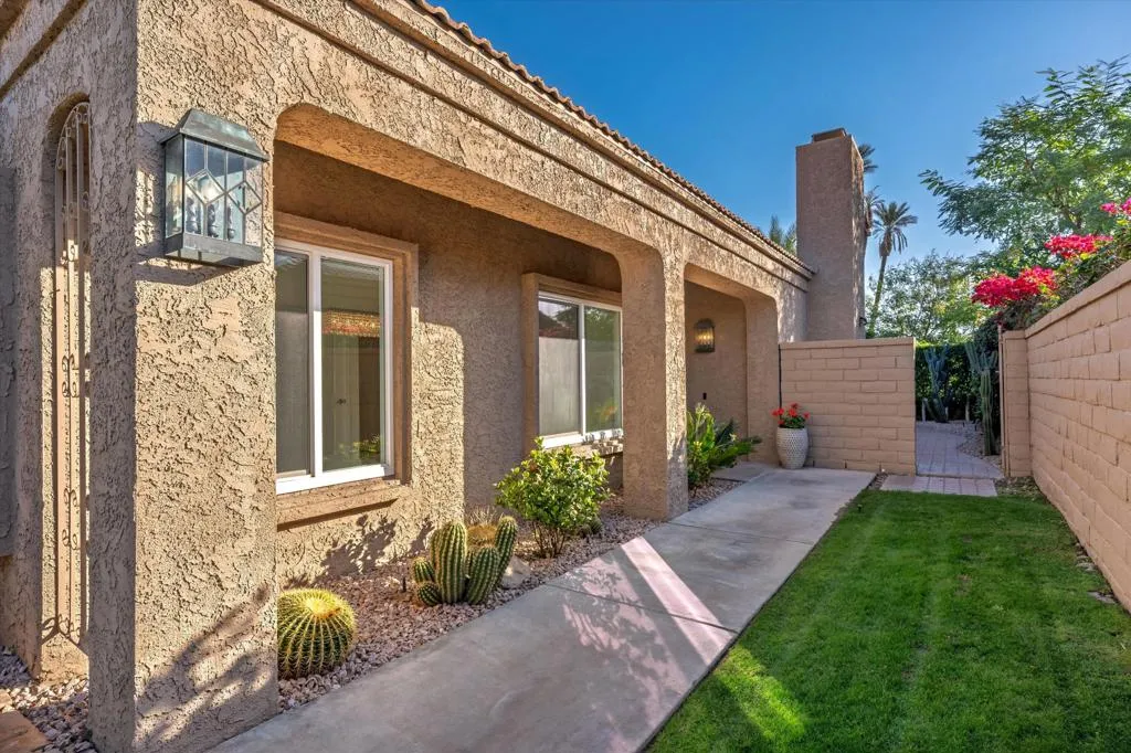 44715 Monaco Circle, Palm Desert, California 92260 home-pic-4
