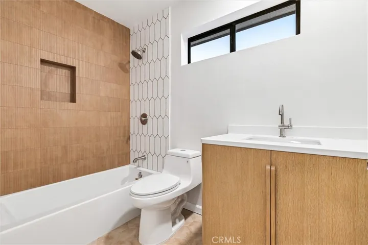 5271 Niguel, La Palma, California 90623