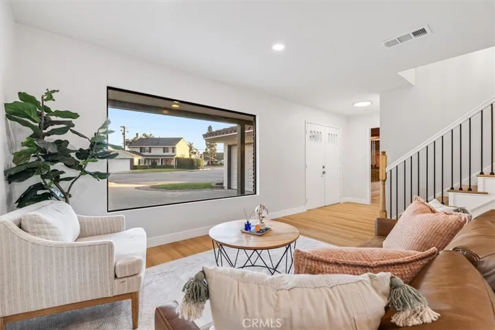 5271 Niguel, La Palma, California 90623