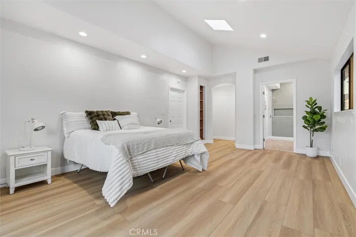 5271 Niguel, La Palma, California 90623