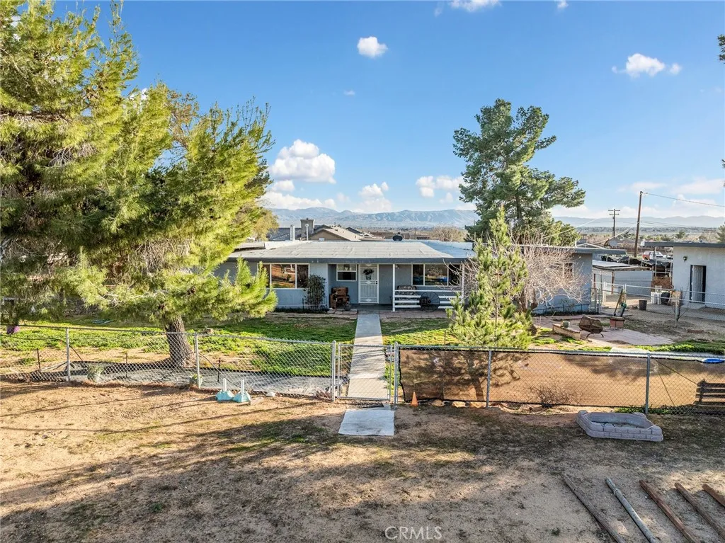 22977 El Centro, Apple Valley, California 92307 home-pic-1