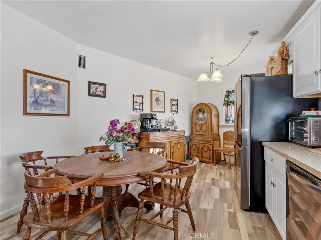 22977 El Centro, Apple Valley, California 92307 home-pic-15