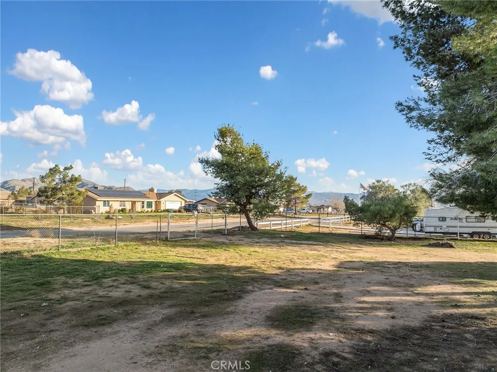 22977 El Centro, Apple Valley, California 92307 home-pic-28