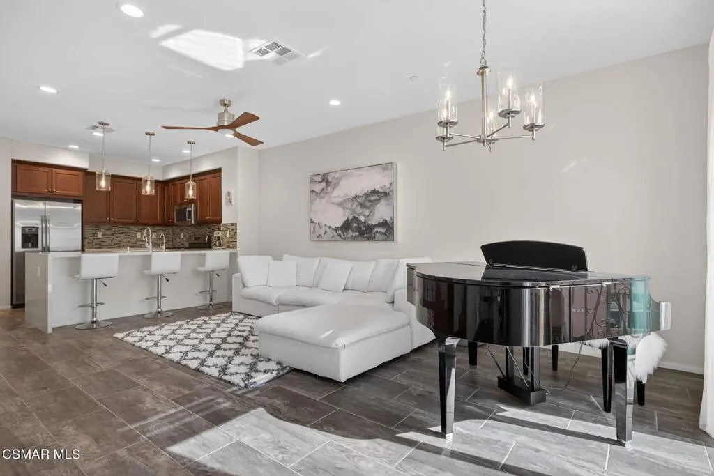 449 Pecana Street, Camarillo, California 93012 home-pic-1