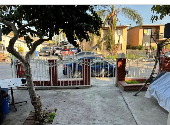 10931 Anzac, Los Angeles, California 90059