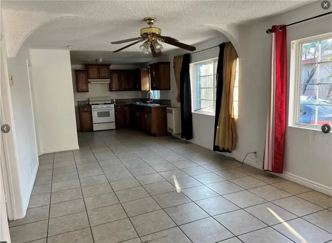 10931 Anzac, Los Angeles, California 90059